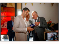 01052025-Oranje-Wit-ontvangt-Koninklijke-Erepenning-bij-100-jarig-jubileum-Dordrecht-Stolkfotografie