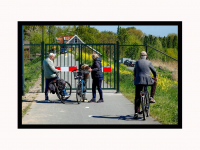 24042026-Teleurgestelde-fietsers-rijden-zich-klem-op-de-Wieldrechtse-Zeedijk-Dordrecht-Stolkfotografie-002