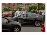 06052024-Motorrijder-zwaargewond-bij-aanrijding-op-Merwedestraat-Dordrecht-Stolkfotografie-001