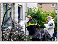 02062026-Forensische-opsporing-doet-onderzoek-na-steekincident-Nijhoffstraat-Zwijndrecht-Stolkfotografie-010