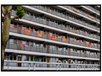 16062026-flatbewoners-kiezen-voor-extra-oranjeversieringen-PJ-Oudplein-Zwijndrecht-Stolkfotografie-004