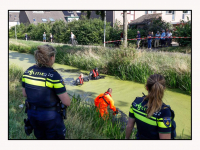 05082025-Fiets-langs-sloot-gevonden-Burgemeester-Keijzerweg-Papendrecht-Stolkfotografie-001