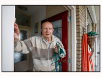29082025-Stopcontacten-weggehaald-in-portiekflats-Loudonstraat-Dordrecht-Stolkfotografie-002