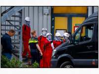 09092025-Mobiele-Eenheid-verwijdert-demonstranten-van-dak-Fokker-Papendrecht-Stolkfotografie-002
