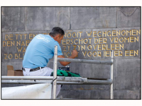 15092025-Nieuwe-bladgouden-letters-voor-standbeeld-gebroeders-De-Witt-Dordrecht-Stolkfotografie