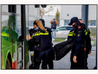06112025-Activisten-dringen-hoofdgebouw-Fokker-binnen-en-protesteren-op-het-dak-Papendrecht-Stolkfotografie-002