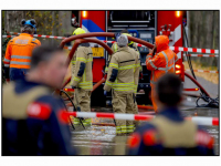 11112025-Amstelwijckweg-onder-water-door-lekkage-eetcafe-Wilhelminaboom-getroffen-Dordrecht-Stolkfotografie-033