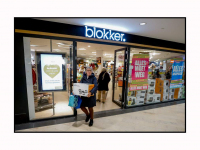 18112024-Alles-moet-weg-bij-Blokker-dus-drukte-bij-de-winkels-Dordrecht-Stolkfotografie