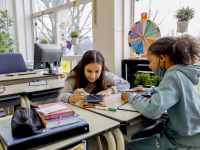 Bovenbouw kinderen De Regenboogschool weer naar school Dordrecht