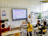 Bovenbouw kinderen De Regenboogschool weer naar school Dordrecht