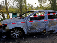 20172710-Auto-volledig-uitgebrand-aan-de-Oosthaven-Dordrecht-Tstolk-001