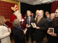 20162911 Burgemeester en wethouders bezoeken Sinterklaashuis Spuiboulevard Dordrecht Tstolk 004