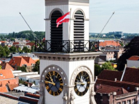 Windvaan terug op Stadhuis Dordrecht