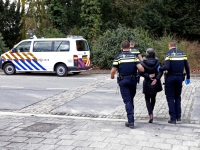 20170703 Gillende en verwarde winkeldief aangehouden Dordrecht Tstolk 002