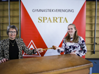 oude en nieuwe voorzitter Sparta Dordrecht