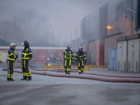 20150601-Zeer-grote-brand-bij-Schokdemperfabriek-Koni-Oud-Beijerland-Dordrecht-Tstolk_resize