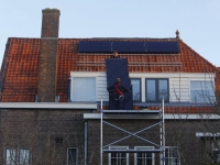 20170501 Negen zonnepanelen van dak gehaald Singel Dordrecht Tstolk